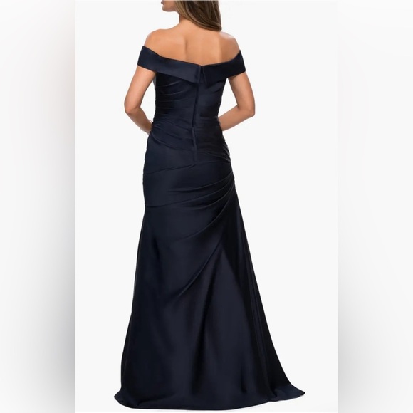 NWT La Femme Off Shoulder Column Mother of the Bride Ruched Navy Size 12 29541 - Picture 2 of 7